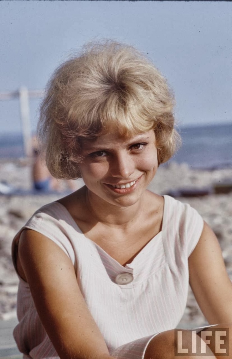 Советская молодежь на пляже