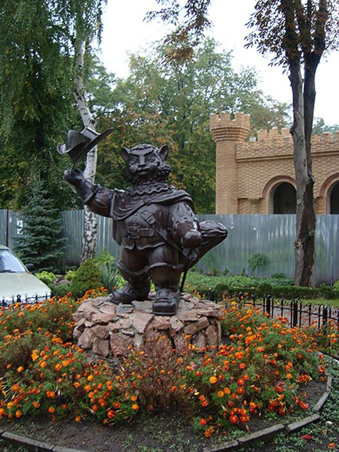 Памятники литературным героям картинки