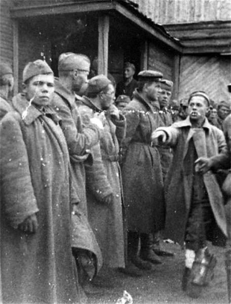 Советские солдаты в плену