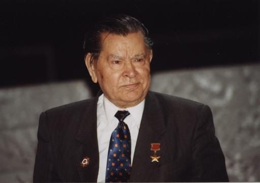 Герой советской авиации – Алексей Маресьев