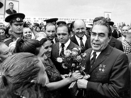 Чем запомнился генсек Брежнев и его эпоха