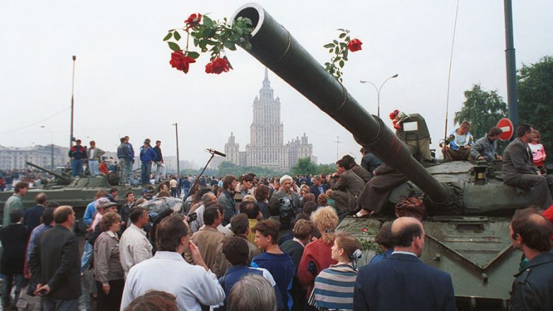 Как это было: августовский путч в объективе фотографов