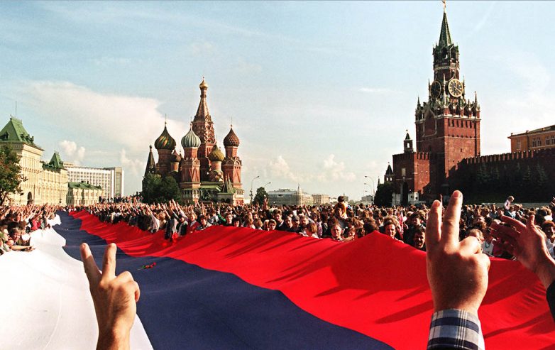 Яркие кадры последних месяцев СССР