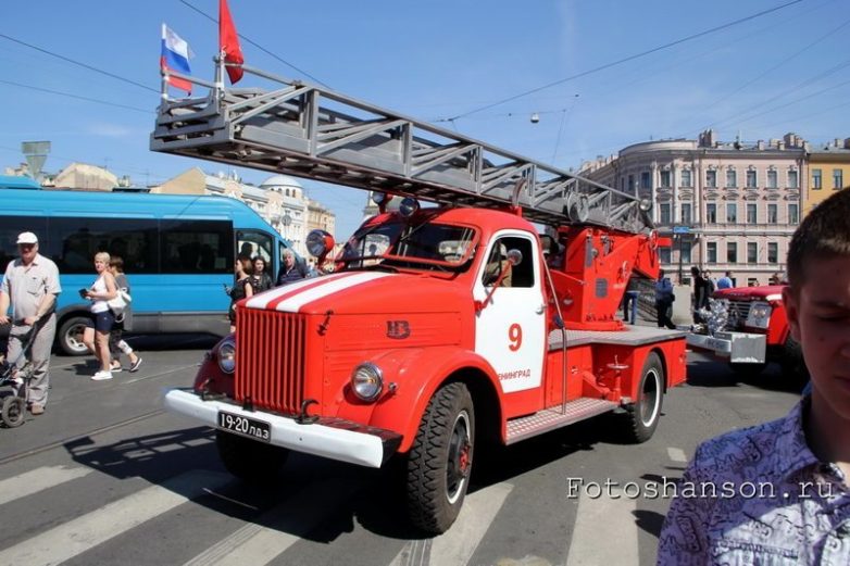 4-й петербургский парад ретро-транспорта