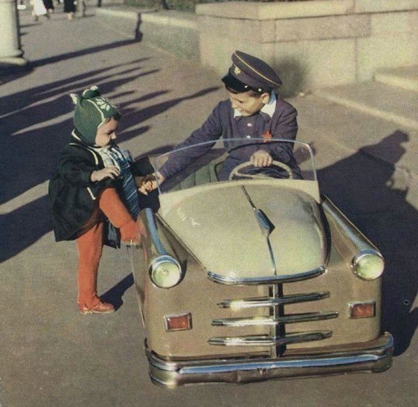 Мечта советского ребенка - педальные машинки!