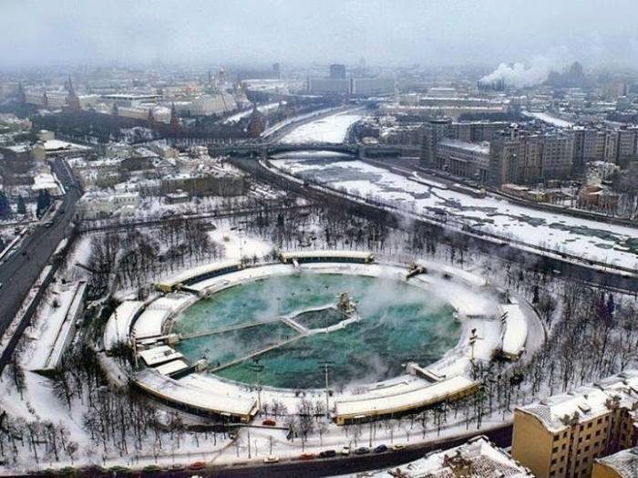 «Москва» - самый большой бассейн в СССР