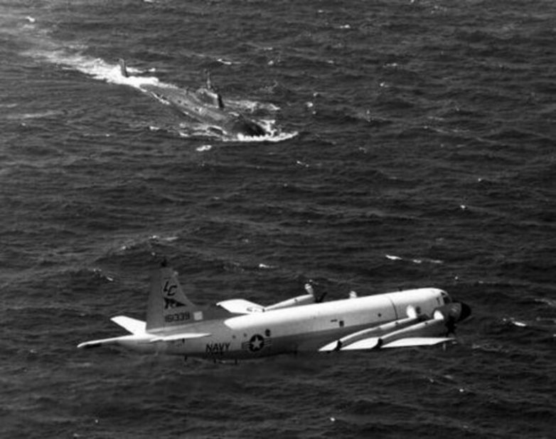 Как советские подводники американский авианосец таранили