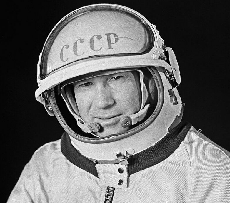 Алексей Леонов - первый в мире космонавт, который вышел в открытый космос