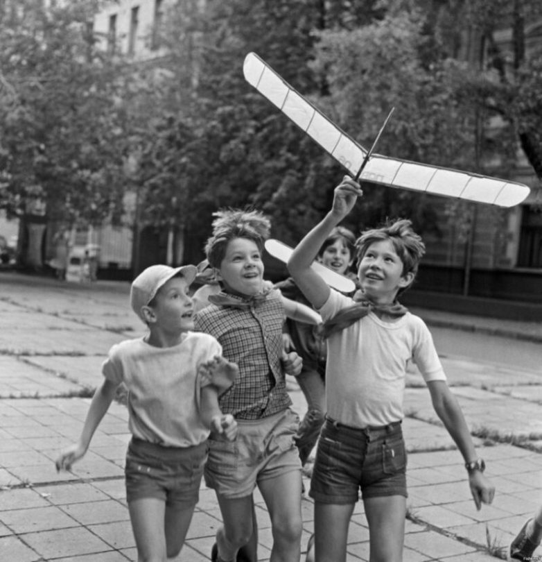 Детство без гаджетов: дворовые игры советских детей