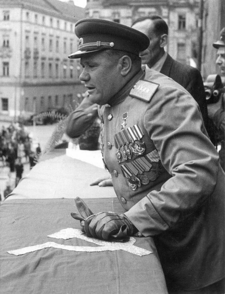 Уникальные фотографии советских полководцев