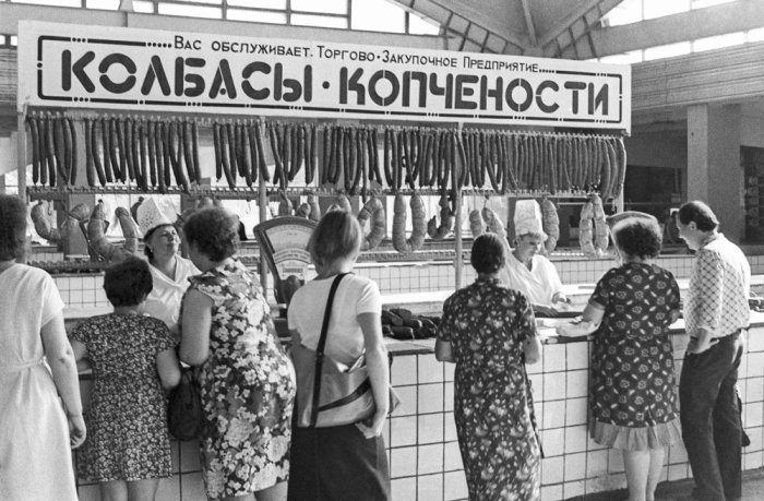 Колбаса «Докторская», колбаса «Любительская»: из чего делали самый востребованный продукт в СССР?