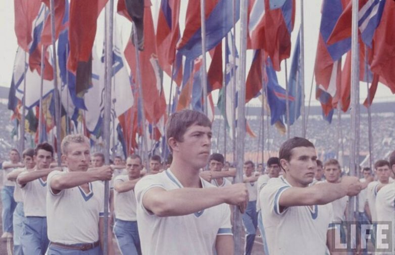 Жизнь советской молодёжи в 1960-х