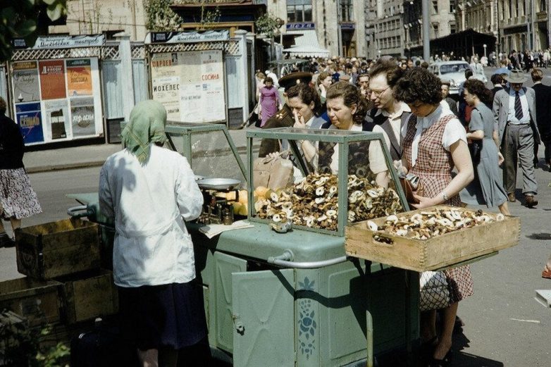 Советская уличная торговля