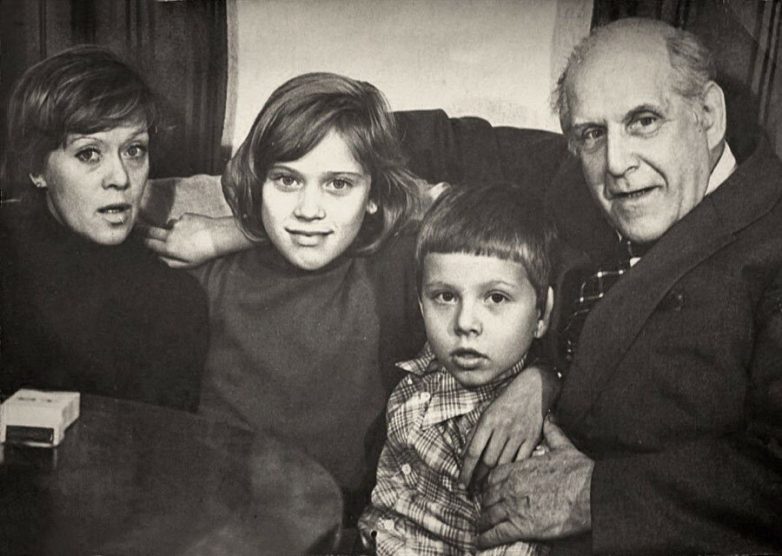 Интересные снимки звёзд Советского Союза из их домашних архивов