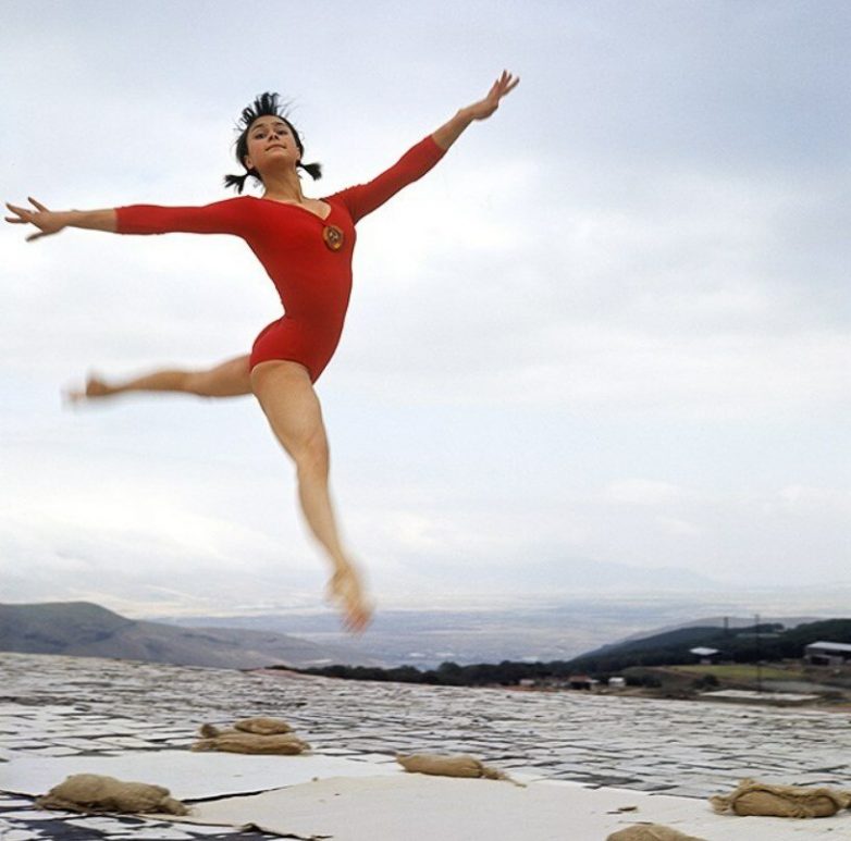 Легендарная советская гимнастка, которую выслали за 101 километр
