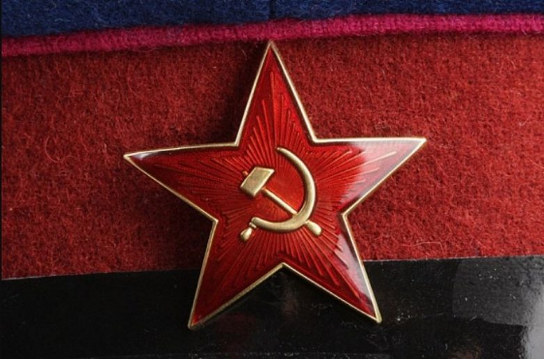 Серп и молот, Мишка, пионерский галстук: как появились знаменитые символы СССР