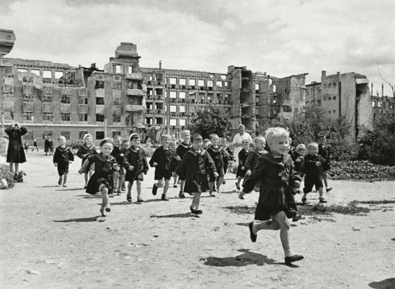 Жизнь Сталинграда в 1944 году