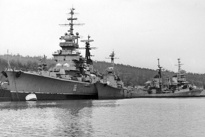 Эх, а ведь когда-то здесь базировались крейсера Советско-Гаванской Военно-Морской Базы
