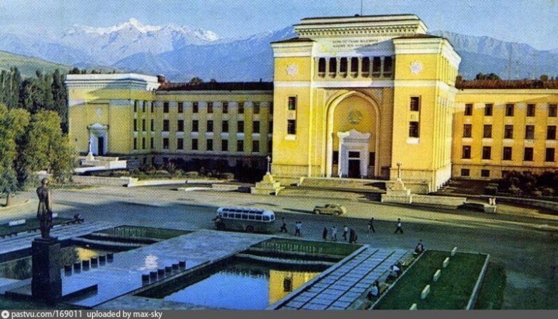15 исторических фотографий столиц республик Советского Союза