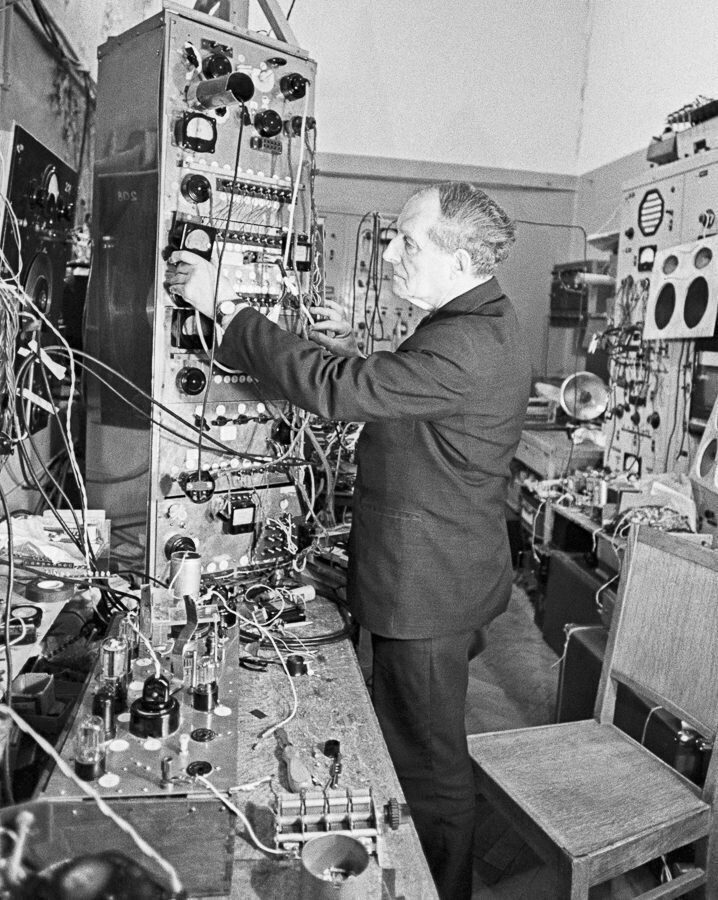 Как советский инженер создал первый электронный инструмент