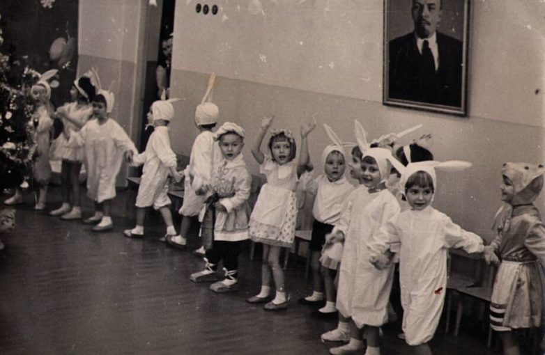 10 фотографий самых оригинальных новогодних костюмов времен СССР