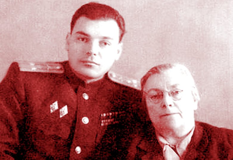 А вы знали, что у Сталина был приёмный сын?