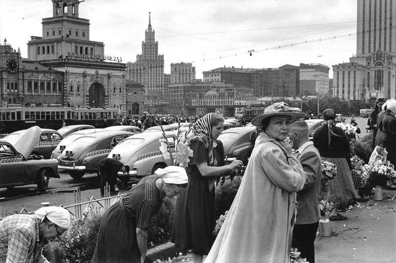 Советская жизнь в 1954 году