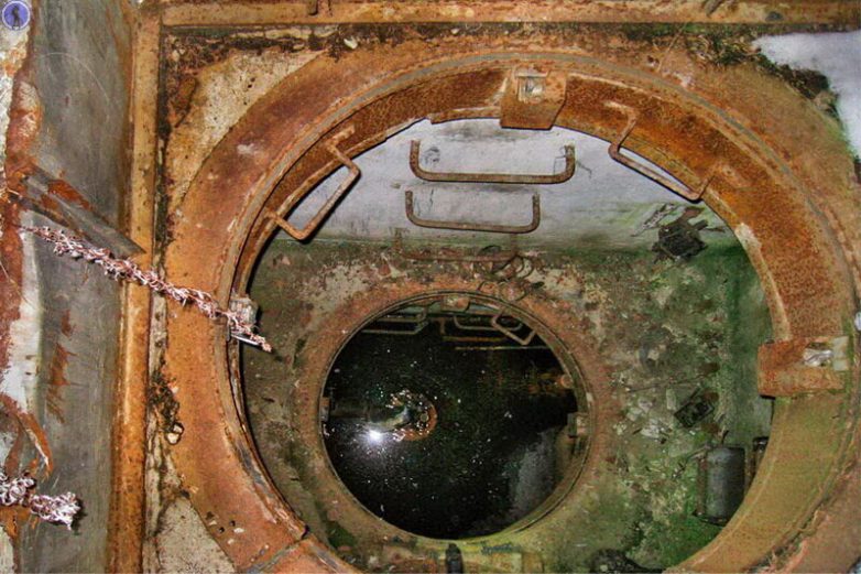 Заброшенный бункер передающего радиоцентра узла связи Генштаба ВС Советского Союза