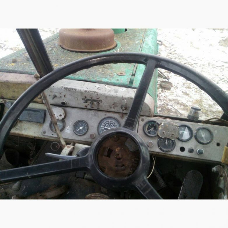 Приборные панели советских колёсных тракторов