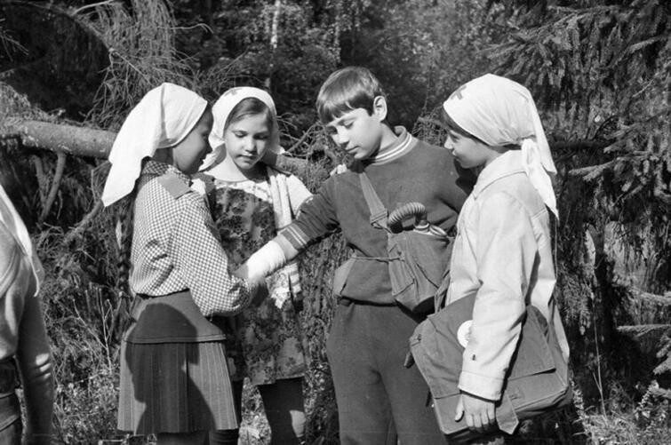 Советское детство в ностальгических фотографиях