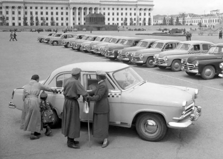 Эти комфортные лимузины и кабриолеты работали в советском такси