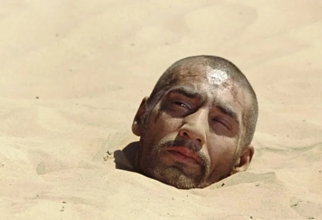 Эта хитрость позволила снять сцену с головой Саида в фильме «Белое солнце пустыни»