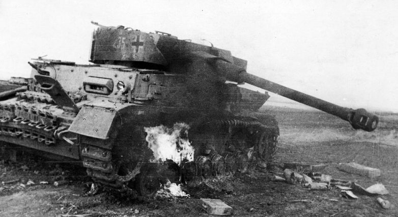 Как советский танк сбил бомбардировщик фашистов