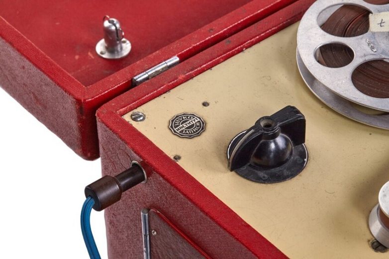 Этот первый советский «диктофон» весил 6 кг