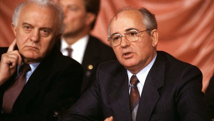 Как Горбачёв подарил американцам часть акватории Советского Союза