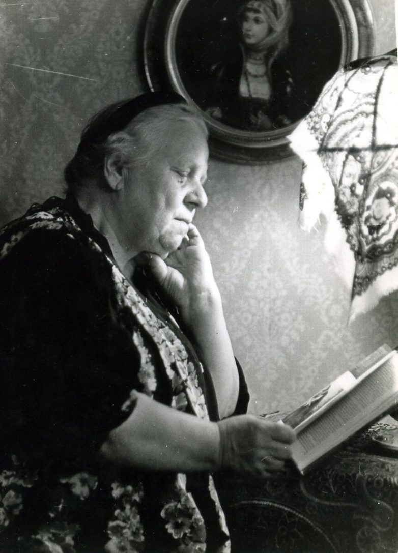 Образ обычной бабушки играла одна из богатейших советских женщин