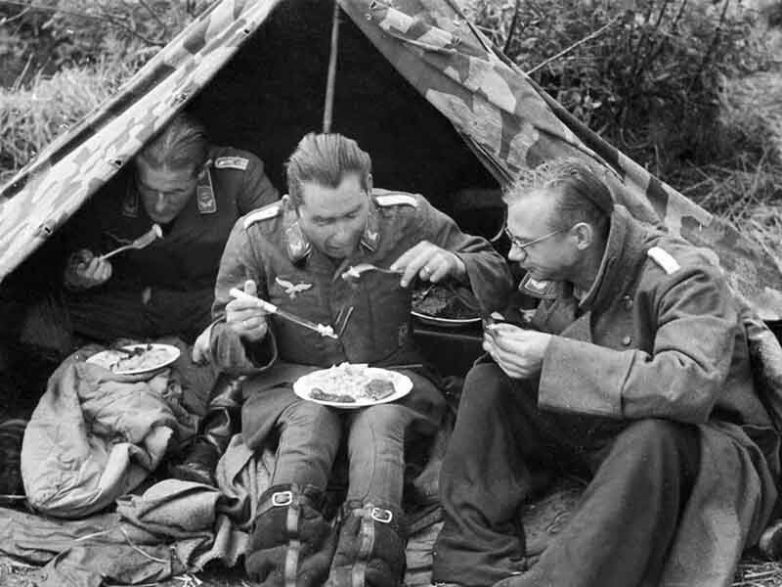 Чем кормили советских и немецких солдат во время войны