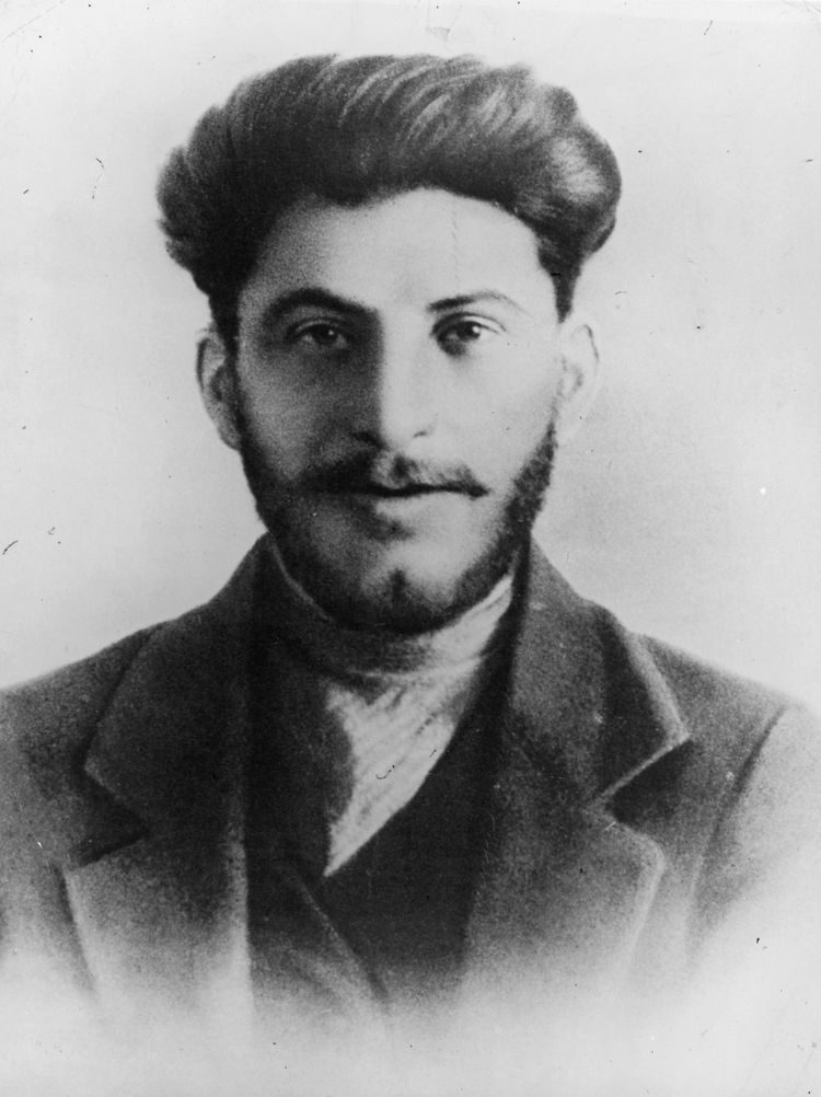 Редкие снимки товарища Сталина из ранних лет его жизни