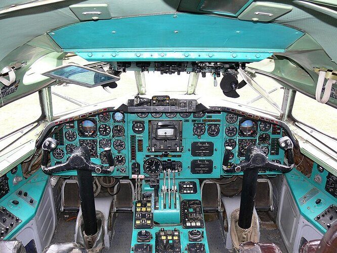 А вы знаете, почему кабины советских самолетов имеют сине-зеленый цвет?