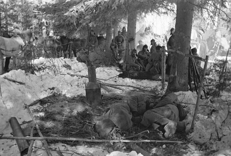 Как советские солдаты выживали в -40 °C, ночуя на снегу?