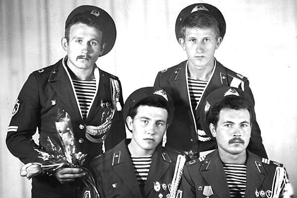 Странные обычаи советских дембелей. Помните их?