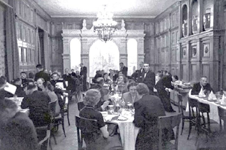 Чем кормили в ресторане "Прага"