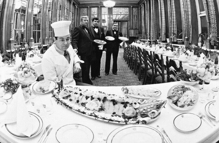 Чем кормили в ресторане "Прага"