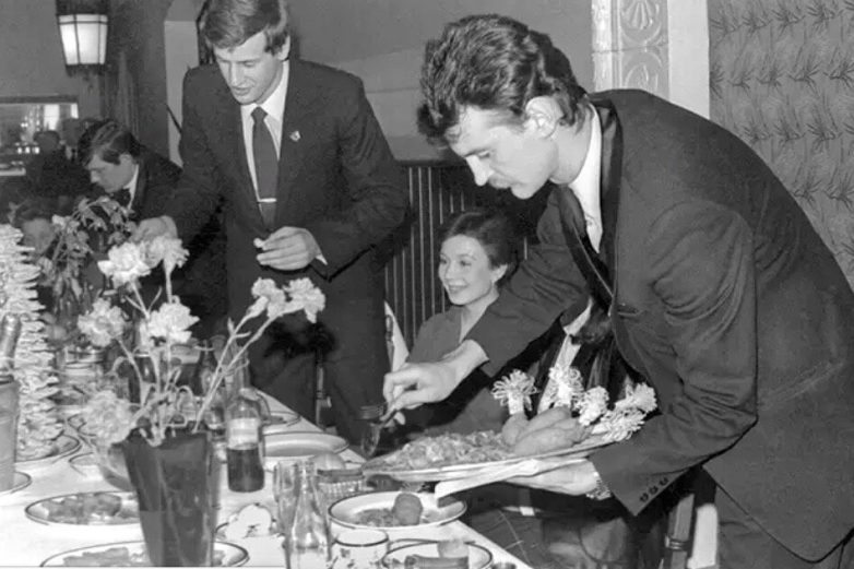 Чем кормили в ресторане "Прага"