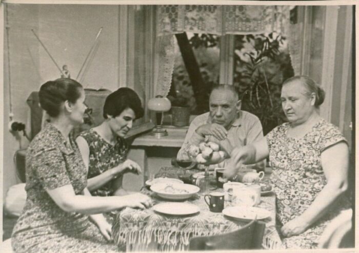 Как в СССР пытались повысить рождаемость