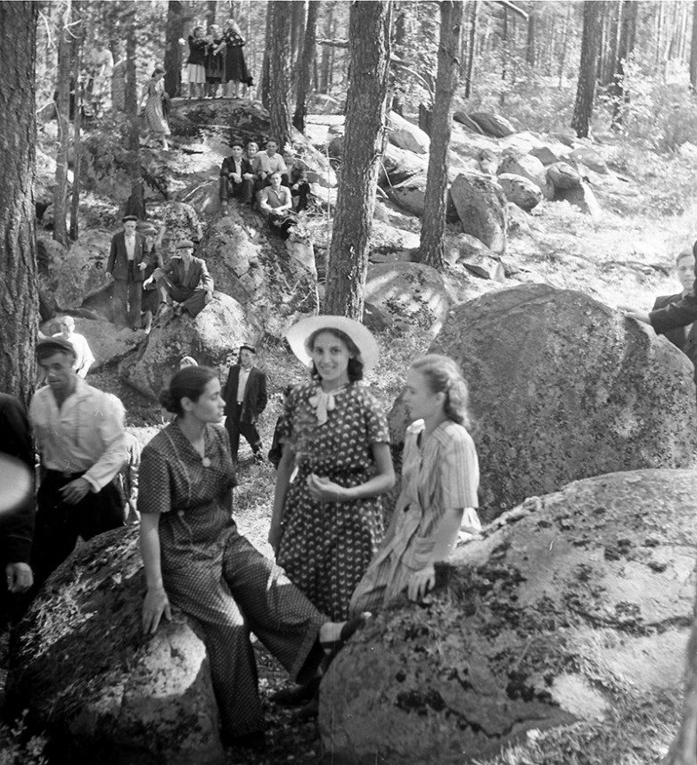 Очередная подборка душевных фотографий времён СССР