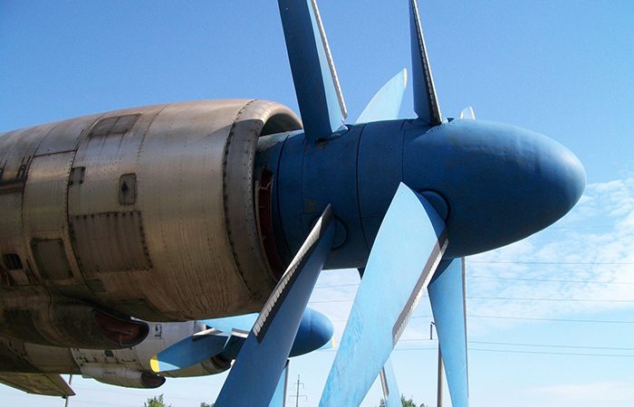 Почему советский Ту-114 раньше времени выбросили на свалку