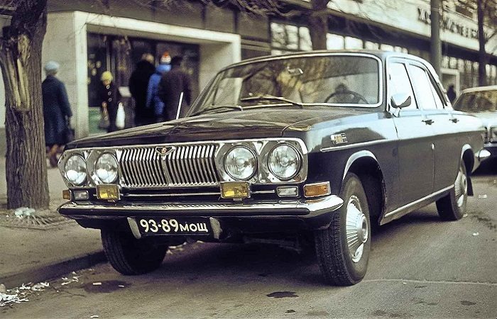 Для кого делали «Волги» с четырьмя фарами