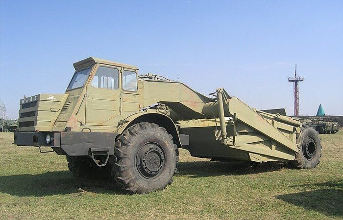 Зачем в СССР делали странные одноосные грузовики с чудаковатым прицепом