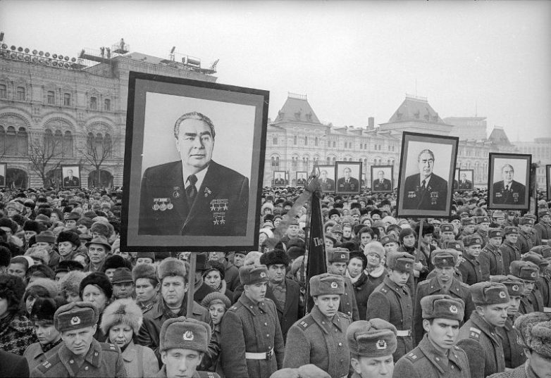 Какие странности сопровождали уход Генсека Леонида Ильича Брежнева